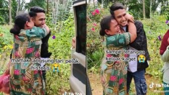 Bikin Haru, Momen Pertemuan Anak Rantau dengan Sang Ibu