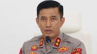 Utamakan Anak Buah Dievakuasi, Kapolda Jambi Irjen Rusdi Hartono Ramai Dipuji Netizen: Ini Jenderal Mulia