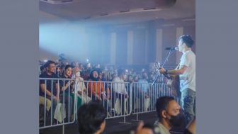 Kharisma Ariel Noah Bikin Ribuan Penonton di Medan Terpukau, Bobby Nasution: Gantengan Saya