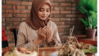 Doa Niat Puasa Ramadhan Beserta Arti dan Waktu yang Tepat Membacanya