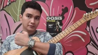 Aldi Taher Lempar Celana di Tengah Konser Pestapora 2023: Ini Bekas Suami Dewi Perssik