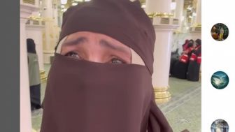 Transgender Isa Zega Umrah Pakai Niqab di Tanah Suci, Publik Senggol MUI Dan Kementerian Agama