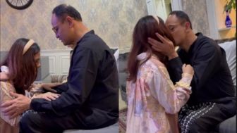 Bukan Anak Kandung, Suami Iis Dahlia Cium Bibir Salshadilla Juwita Dicibir Netizen