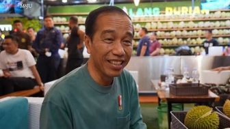 Timnas Menang, Jokowi Traktir Menteri Makan Durian di Medan: Sangat Happy Banget