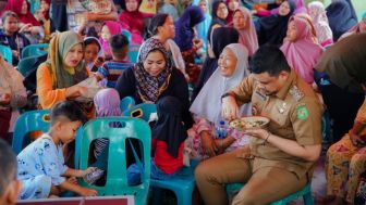 Makan Siang Sambil Dengar Keluhan Warga di Medan, Bobby Nasution: Emang Enak Kali, Sor Ah!