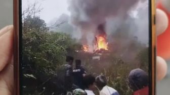 Helikopter Jatuh dan Terbakar di Ciwidey Bandung