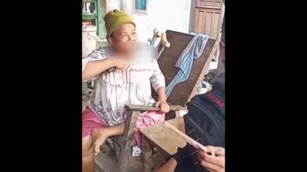 Viral Wanita Ancam Gorok Leher di Depan Penagih Utang, Pisau Menempel di Leher