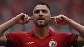 Momen Marco Simic Tendang Bola ke 'Langit' yang Ramai Jadi Guyonan Warganet