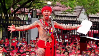 Sosok Panglima Jilah Dayak Kalimantan, Pelopor Rocky Gerung Karena Hina Jokowi