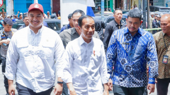 Momen Jokowi Malam Mingguan Ajak Cucu Ngemal di Medan