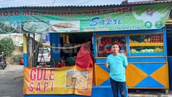 Warung Soto Peninggalan Sapri Pantun Jadi Tumpuan Hidup Keluarga