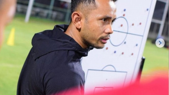 Lapangan Jelek Ubah Pola Main Sriwijaya FC Vs PSDS, Pelatih Yoyo: Di Jakabaring, Kami Main Baik