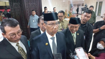 Pj Gubernur Jakarta Cegah ASN Hapus Foto Bareng Anies Baswedan di Medsos Jelang Pemilu: Nanti Dikira Saya Suruh!