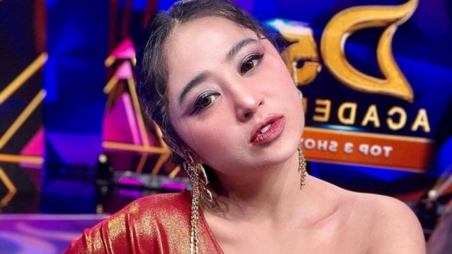 Dihujat Miskin dari Lesti Kejora Gegara Honor Kecil, Dewi Perssik Ngamuk: Aku Nggak Suka Dibilang Mucikari!