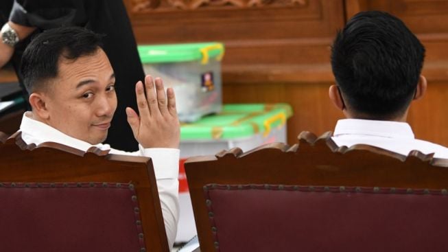 Hakim ke Ricky Rizal Ambil Rp200 Juta dari Rekening Yosua: Disuruh Bunuh, Mencuri pun Dilakukan