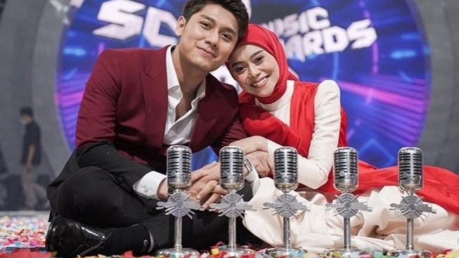 Peluk Lucinta Luna, Lesti Kejora Diwanti-wanti: Awas Billar Cemburu dan Nanti Dibanting Lagi!