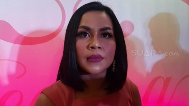 Melaney Ricardo Dicurigai Bukan Perempuan Tulen, Warganet Ngakak: Kayak Bunda Corla, Suara Laki Badan Cewek!