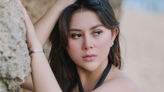Renna Dyana Disebut Pemeran Kebaya Hijau, Pernah Unggah Video Nangis Depan Kabah