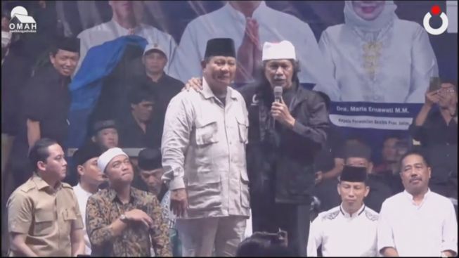 Sebut Jokowi Firaun, Cak Nun Bakal Dipenjara Karena Menghina Presiden?