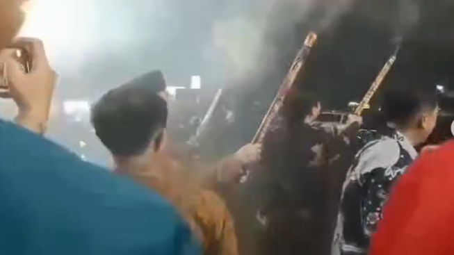 Petaka Malam Tahun Baru, Jari Wabup Kaur Terbakar Sampai Harus Dioperasi Karena Petasan