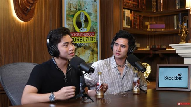 Klarifikasi Athalla Naufal tentang Foto Ciuman dengan Verrel Bramasta