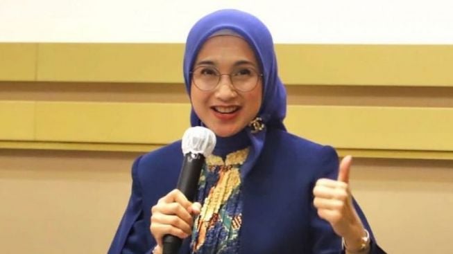 Disebut Lepas Jilbab, Desy Ratnasari Dituduh Pamer Aurat: Lehernya Kelihatan Bu!