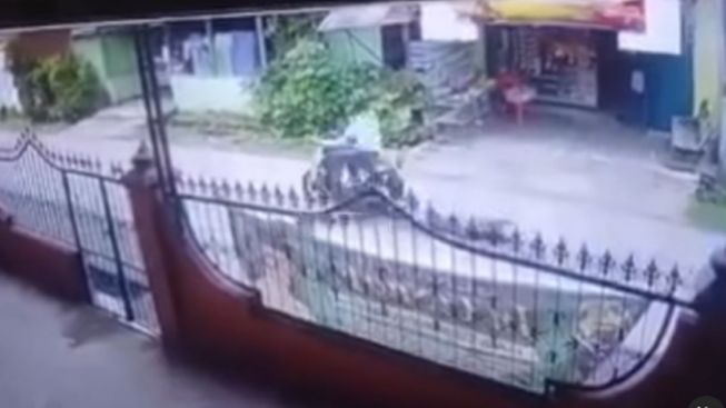 Viral Pemotor Rampas HP Pelajar di Medan, Korban Sampai Terseret