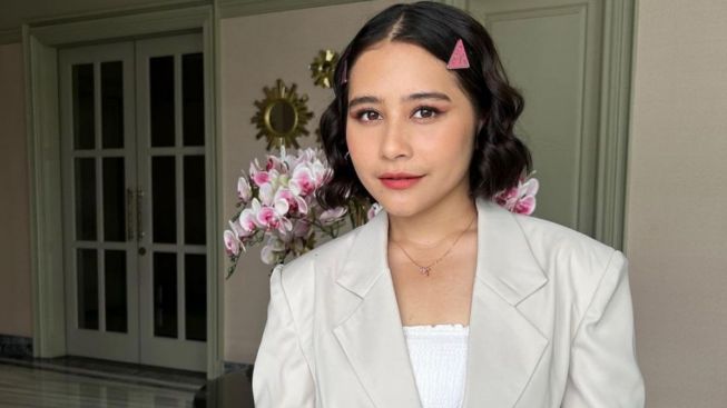 Tarif Endorse Prilly Latuconsina Sekali Posting Bisa Dapat Rumah