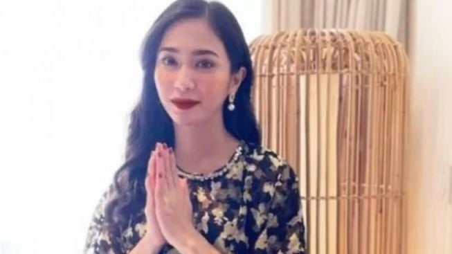 Curhat Ria Ricis YouTuber Sombong, Bunga Zainal Ogah Dinilai Pansos: Bukan Karena Gak Punya Duit Jajan