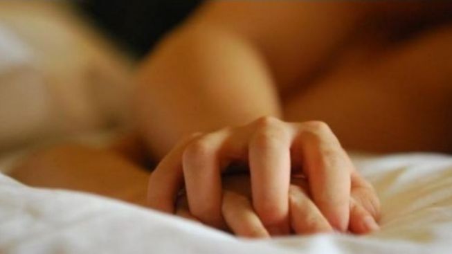 5 Tips Hubungan Seks Malam Pertama Nikmat dan Nyaman, Jangan Tiru Film Porno!