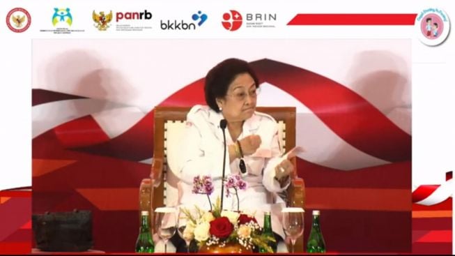 Nyinyiran Megawati Soekarnoputri Pada Ibu-Ibu Pengajian Bukan Cerminan PDIP, Rocky Gerung: Marhaenisme Itu, Orang Cilik yang Mayoritas Muslim