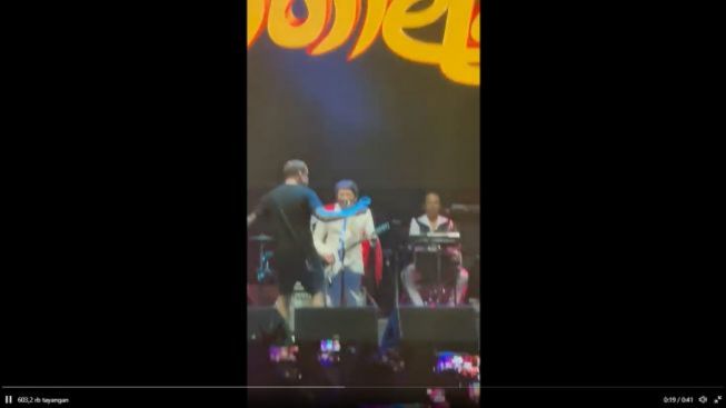 Rhoma Irama Sesali Insiden Ditegur Kru Deep Purple di Atas Panggung