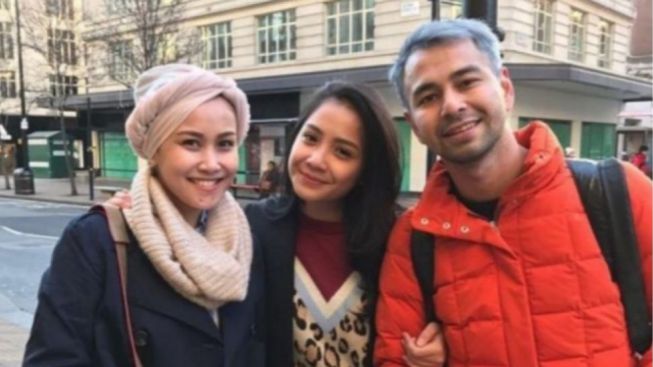 Raffi Ahmad Diisukan Selingkuh Karena Kepergok Video Call Cewek Berhijab, Reaksi Nagita Slavina Berkelas