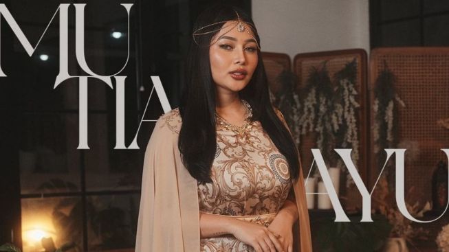 Gara-gara Video Unboxing Parfum, Netizen Ribut Agama Mutia Ayu