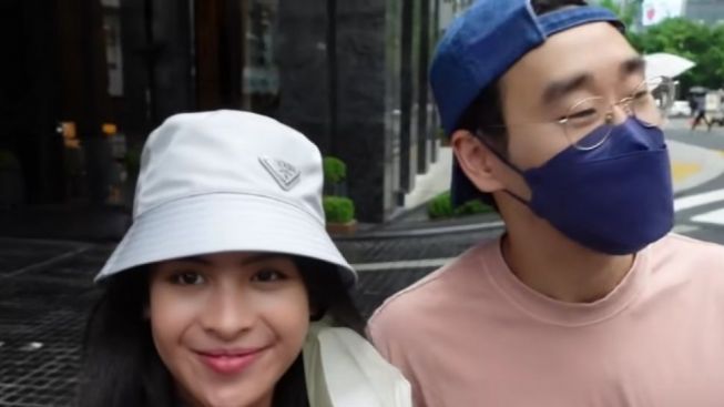 Dulu Ateis, Jesse Choi Bagikan Momen Ramadhan Pertama Bareng Maudy Ayunda