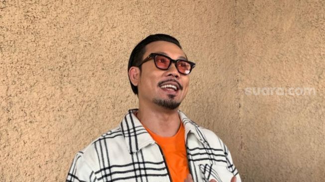 Profil Denny Sumargo, Presenter yang Disinggung DJ Verny Hasan soal Tes DNA Anak