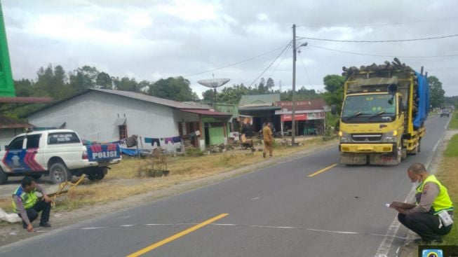 Pasutri Tewas Ditabrak Minibus di Sumut, Begini Kejadiannya