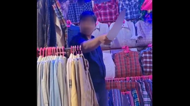 Pedagang Thrifting Acungkan Senjata Tajam ke Pembeli Wanita di Pasar Cimol Gedebage Ditangkap