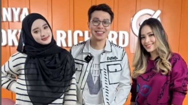 Publik Bandingkan Lady Nayoan Dan Irana Rusli: Ada yang Siap Cerai, Ada Minta Dukungan Aja