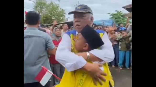 Momen Menteri Basuki Peluk Seorang Anak Saat Kunjungan Tuai Pujian