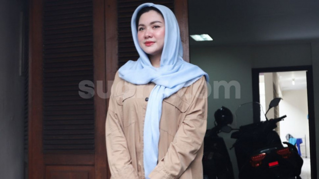 Ada Trauma Masa Lalu, Vicky Shu Sampai Sadap Telepon Suami