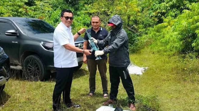 Dua Senjata Sisa Konflik Diserahkan Warga Pidie ke Polisi