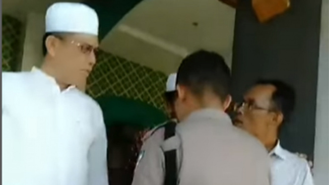 Rektor dan Dosen UIN Suska Riau Cekcok di Masjid Kampus, Videonya Viral
