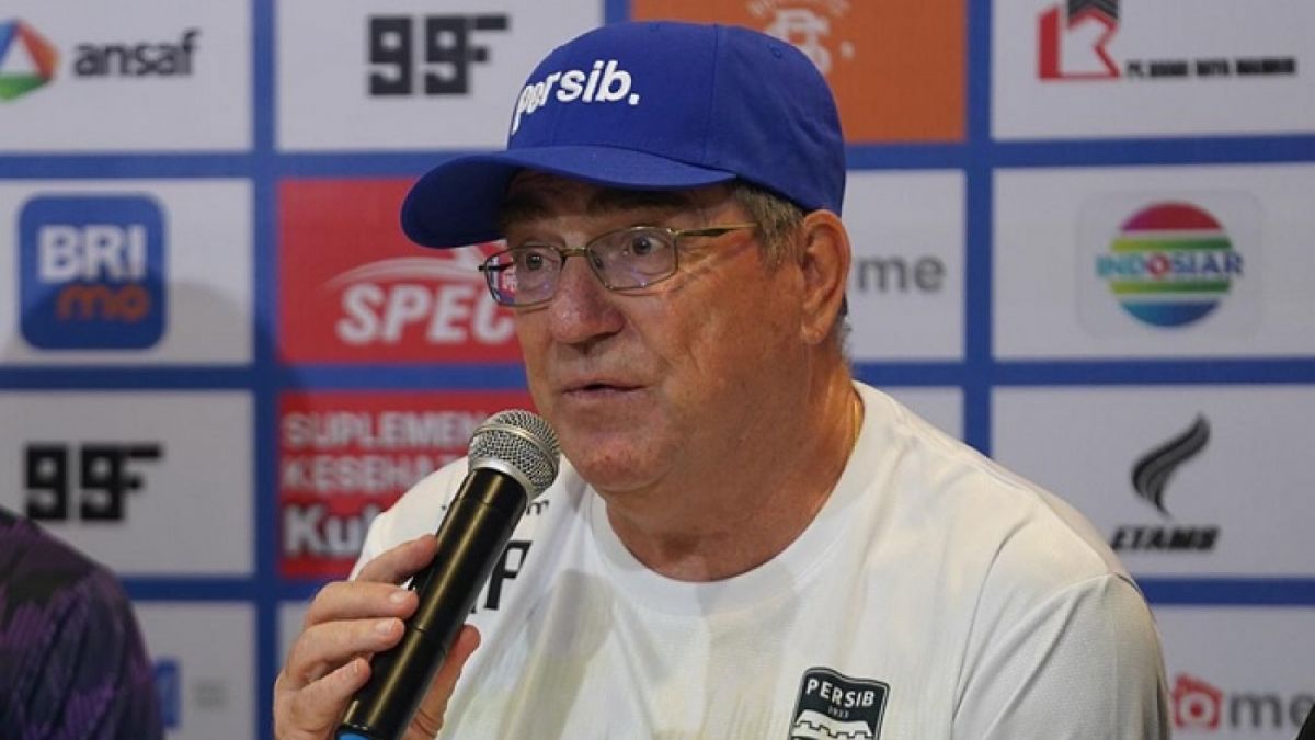 Robert Rene Alberst memutuskan untuk mengakhiri posisinya sebagai pelatih Persib Bandung [Persib.co.id]
