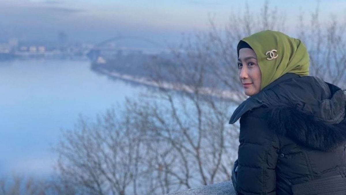 Desy Ratnasari [Instagram]