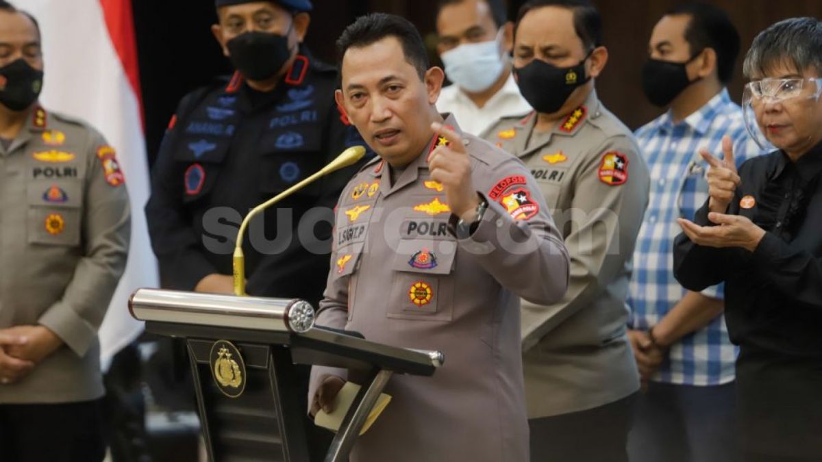 Kapolri Jendral Listyo Sigit Prabowo ; Brigadir J [Suara.com/Alfian Winanto]