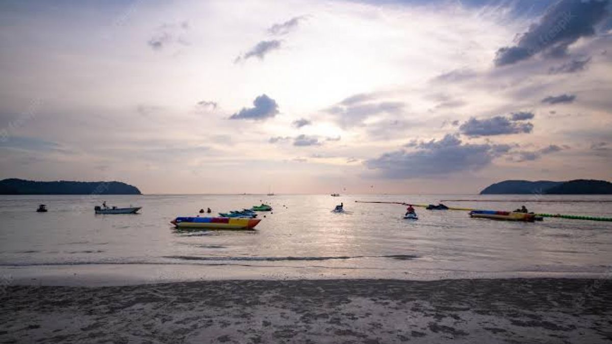 Iustrasi pantai [Freepik]