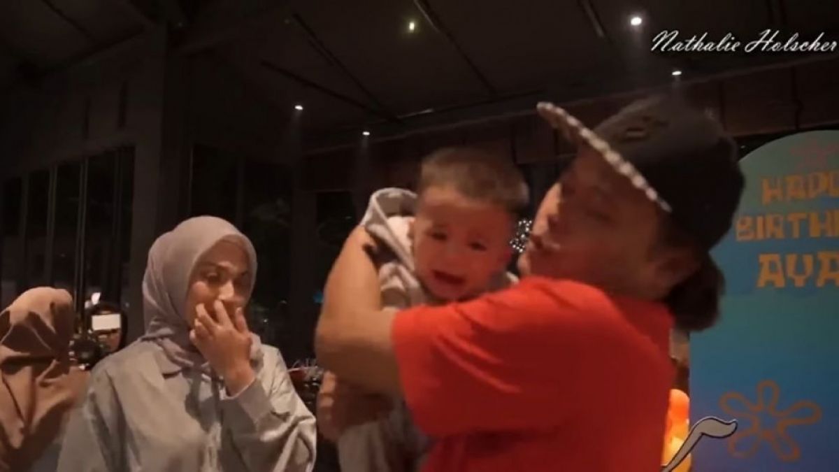 Momen Nathalie Holscher dan Adzam di Ultah Sule (YouTube Nathalie Holscher)