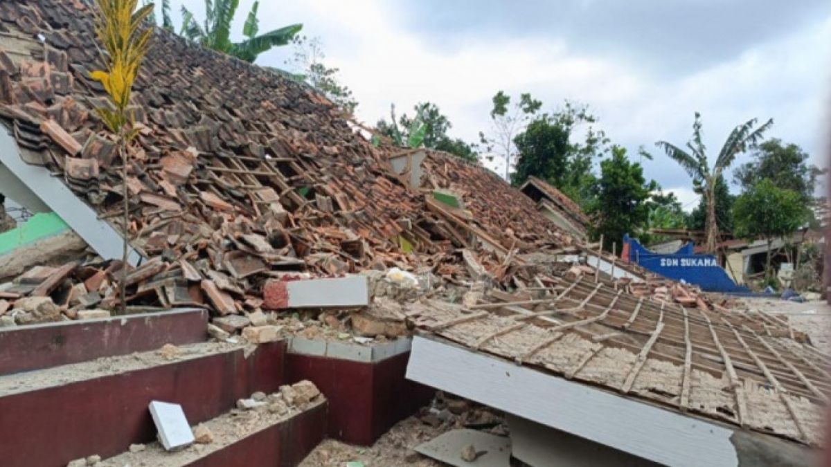 Potret bangunan runtuh akibat gempa Cianjur magnitudo 5.6 pada Senin (21/11/2022) [Dok.BNPB]