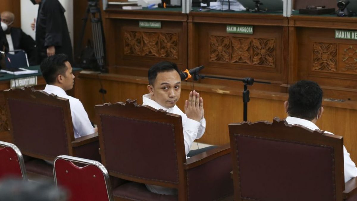 Ricky Rizal, Richard Eliezer dan Kuat Ma'ruf, tiga terdakwa sidang pembunuhan brigadir j [ANTARA FOTO/Rivan Awal Lingga/wsj]